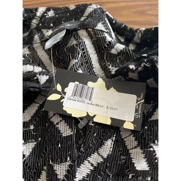 Damee Inc long sleeved button front flared bottom jacket size XL - Picture 6 of 9